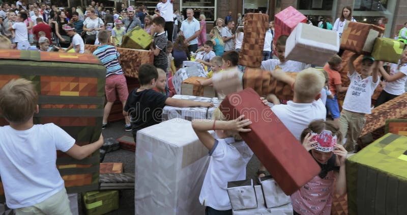 Patio para los niños con las figuras suaves almacen de video