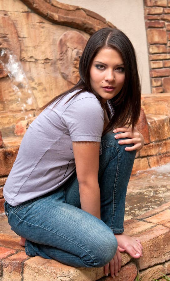 patio posing στοκ φωτογραφίες patio posing στοκ φωτογραφίες
