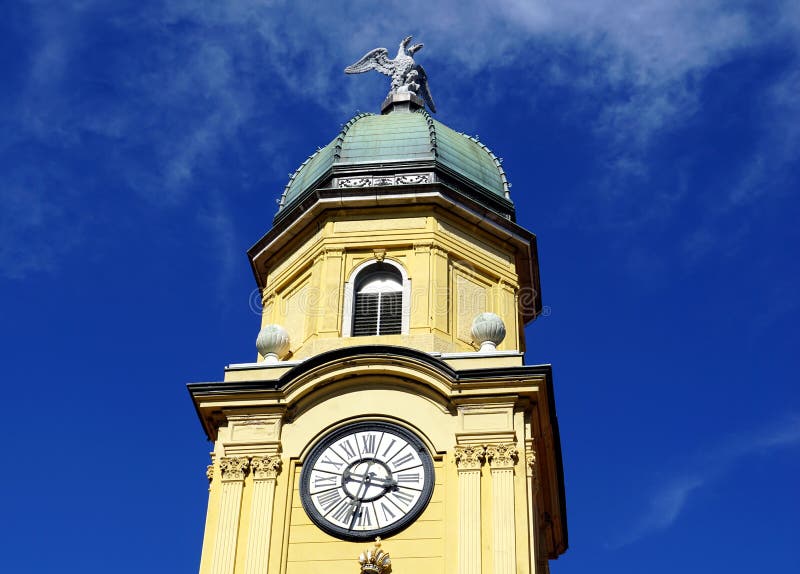 Patrimonio Cultural Croata, Torre Del Reloj De La Ciudad De Rijeka Con Dos águilas En La Parte Superior Foto de archivo - Imagen de grande, croata: 196452498 Patrimonio Cultural Croata, Torre Del Reloj De La Ciudad De Rijeka Con Dos águilas En La Parte Superior Foto de archivo - Imagen de grande, croata: 196452498