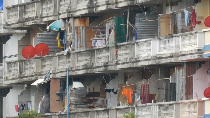Pattaya, Tailândia - 16 de dezembro de 2017: Área muito pobre da cidade onde o pobres e o pobres vivem Sujo e não bom