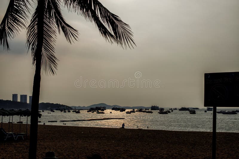 Pattaya, Tailândia. 22. 03. 2025. Praia Central de Pattaya imagem de stock royalty free
