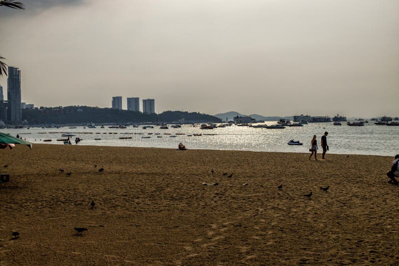 Pattaya, Tailândia. 22. 03. 2025. Praia Central de Pattaya imagens de stock