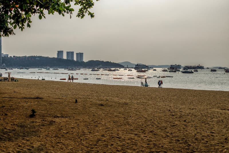 Pattaya, Tailândia. 22. 03. 2025. Praia Central de Pattaya fotografia de stock