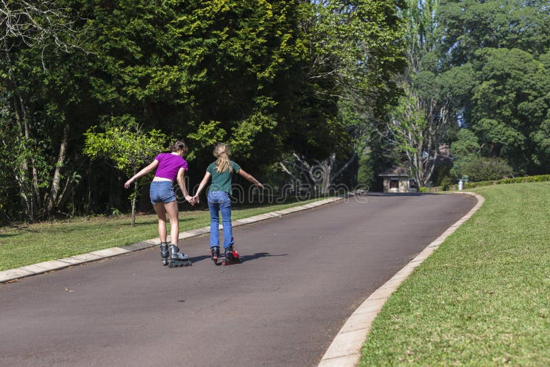 pattinare su asfalto