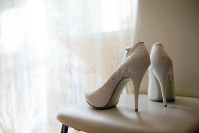 Scarpe in pietre preziose immagine stock