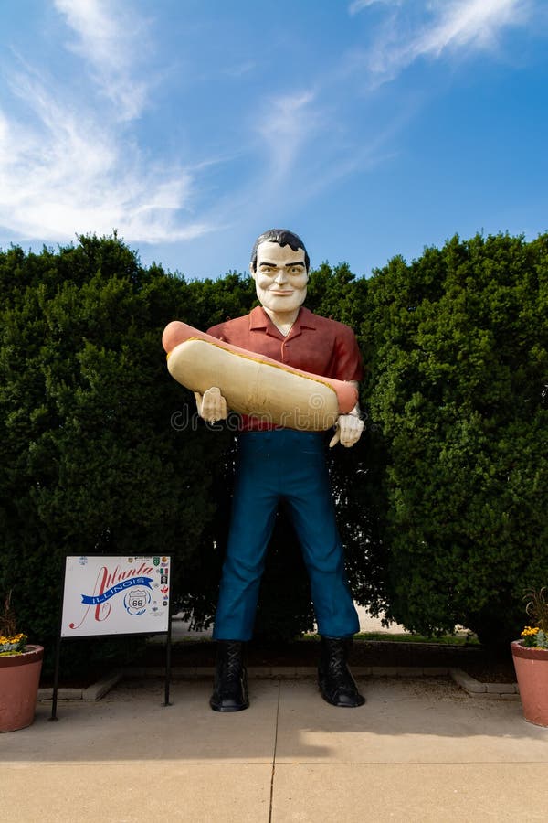 Paul Bunyan Hotdog Statue editorial stock image. Image of atlanta ...