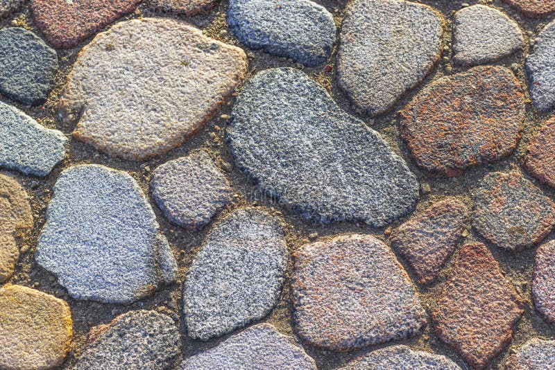 Muro De Retenção De Pedra Dura, Belamente Dobrado, Unido Com Argamassa De  Cimento. Pedra Calcária Amarela-amarela-acastanhada. Pos Imagem de Stock -  Imagem de tijolo, elevado: 230338823