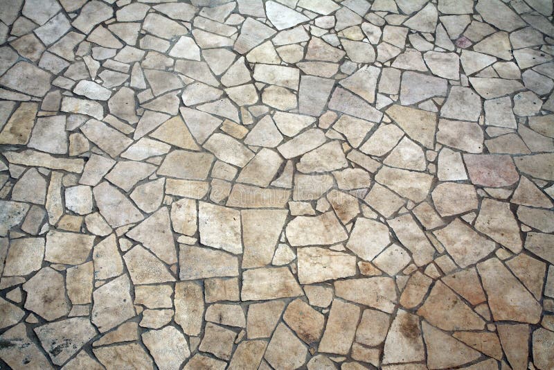Pavimento di pietra di forma irregolare