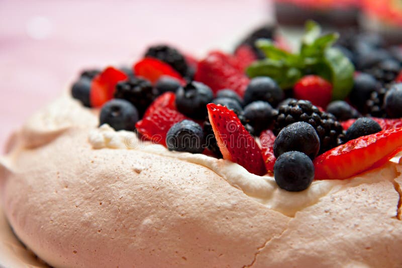 Pavlova cake