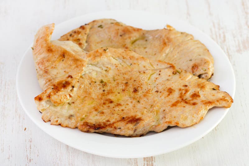 Pavo frito con la ensalada imagen de archivo. Imagen de alimento 30505207