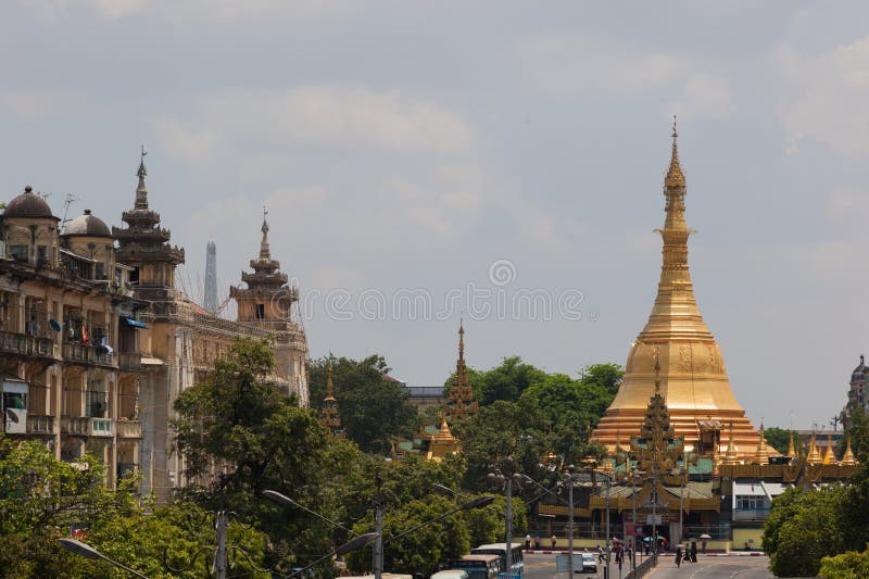 Paya de Sule (pagoda). Yangon. Myanmar. photographie stock libre de droits Paya de Sule (pagoda). Yangon. Myanmar. photographie stock libre de droits