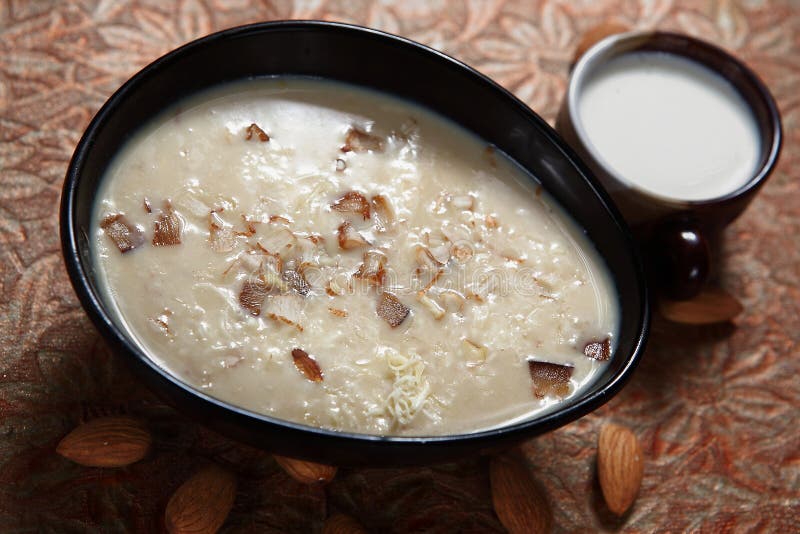 Payasam di Ulundu, intero budino bianco di grammo, kheer di Ulund fotografie stock Payasam di Ulundu, intero budino bianco di grammo, kheer di Ulund fotografie stock