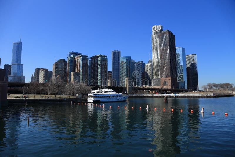 Paysage architectural de premier ressort par le lac Chicago photographie stock Paysage architectural de premier ressort par le lac Chicago photographie stock