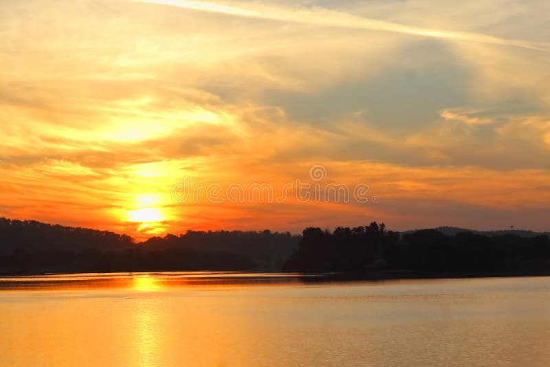 Paysage de lever de soleil photos libres de droits Paysage de lever de soleil photos libres de droits