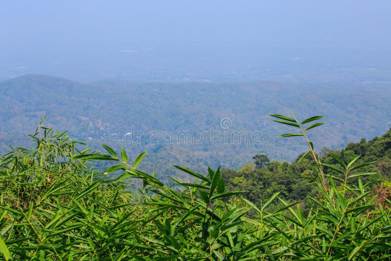 Paysage de montagne avec le copyspace photographie stock Paysage de montagne avec le copyspace photographie stock