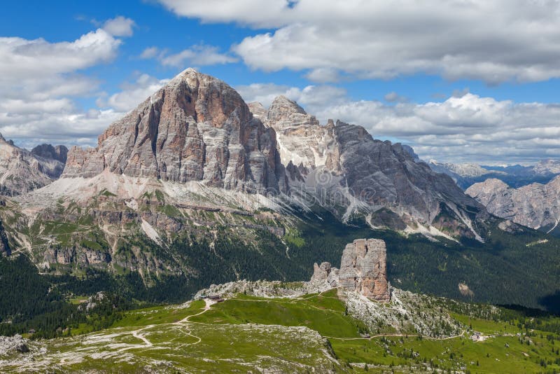 Paysage de montagne d'été - dolomites, Italie images libres de droits Paysage de montagne d'été - dolomites, Italie images libres de droits
