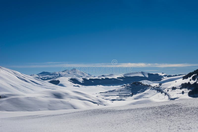 Paysage de montagne de neige photo stock Paysage de montagne de neige photo stock
