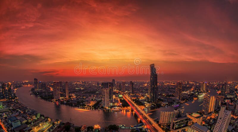 Paysage de rivière dans la ville de Bangkok photographie stock Paysage de rivière dans la ville de Bangkok photographie stock