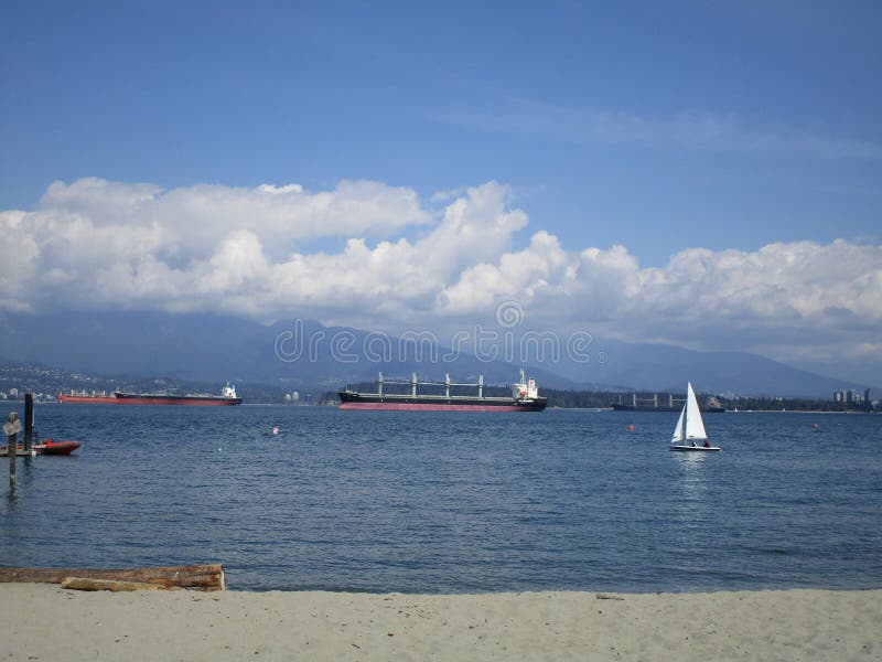 Paysage lumineux de mer à la plage de Jéricho, Canada, été 2018 images stock Paysage lumineux de mer à la plage de Jéricho, Canada, été 2018 images stock
