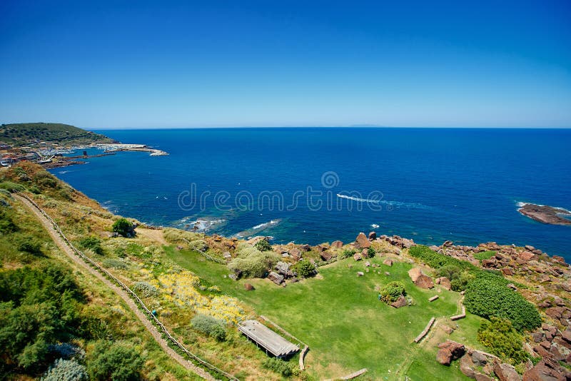 Paysage scénique sur la côte du nord de la Sardaigne photographie stock libre de droits Paysage scénique sur la côte du nord de la Sardaigne photographie stock libre de droits