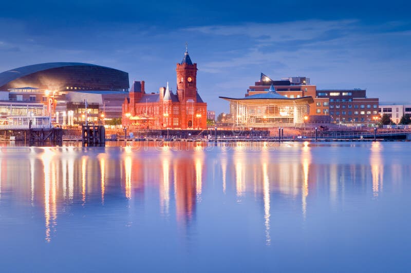 Paysage urbain de baie de Cardiff photos stock Paysage urbain de baie de Cardiff photos stock
