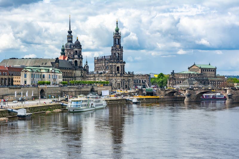 Vue De Remblai De Dresde Allemagne  Photo stock Image du 