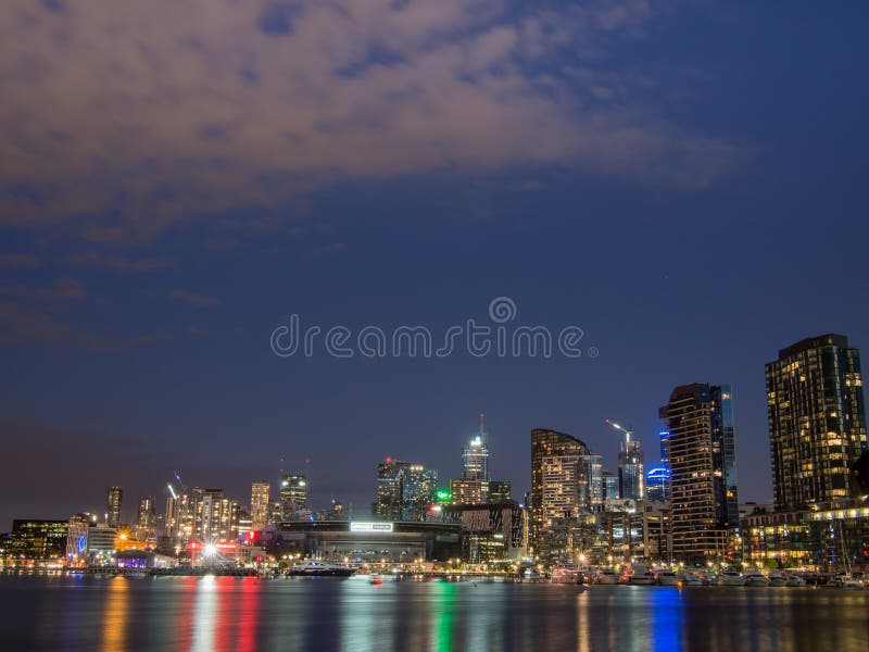 Paysage urbain de quartiers des docks photographie stock libre de droits Paysage urbain de quartiers des docks photographie stock libre de droits