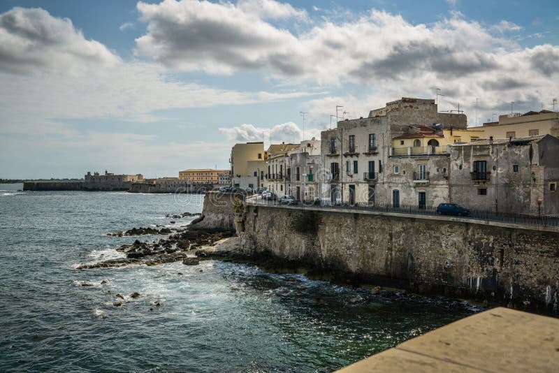 Paysage urbain de Syracuse image stock. Image du vacances 40159007