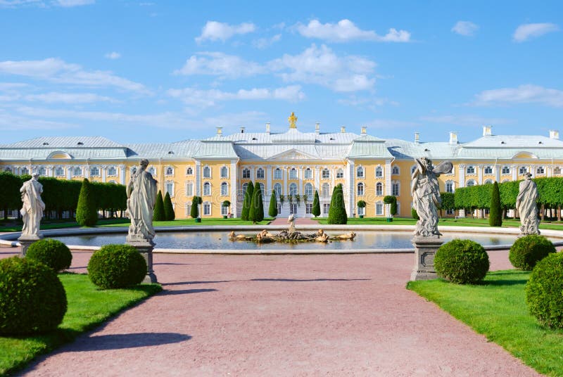 pałac peterhof zdjęcia stock pałac peterhof zdjęcia stock