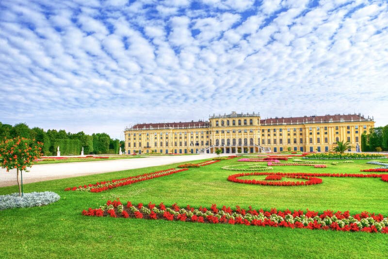 Pałac Schonbrunn z pięknymi ogrodami, Wiedeń
