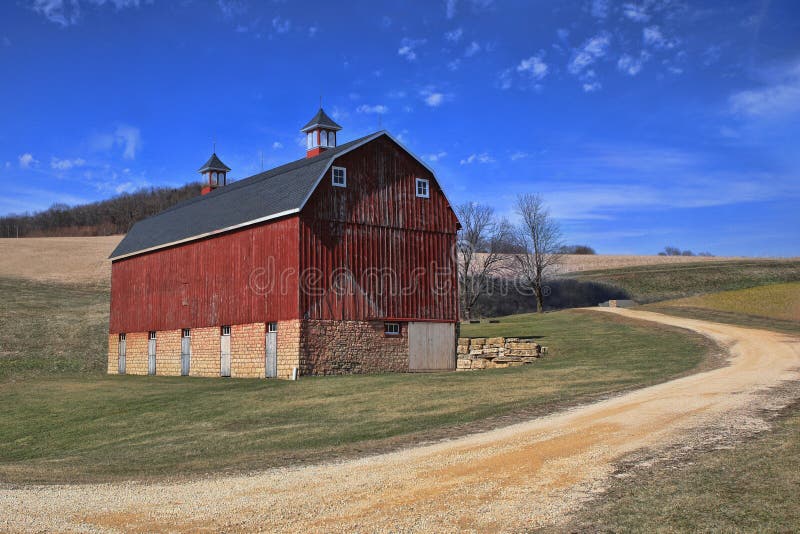 Peaceful Red Barn in the Countryside Iowa, USA. Red Barn in the Countryside Iowa, USA royalty free stock photos Peaceful Red Barn in the Countryside Iowa, USA. Red Barn in the Countryside Iowa, USA royalty free stock photos