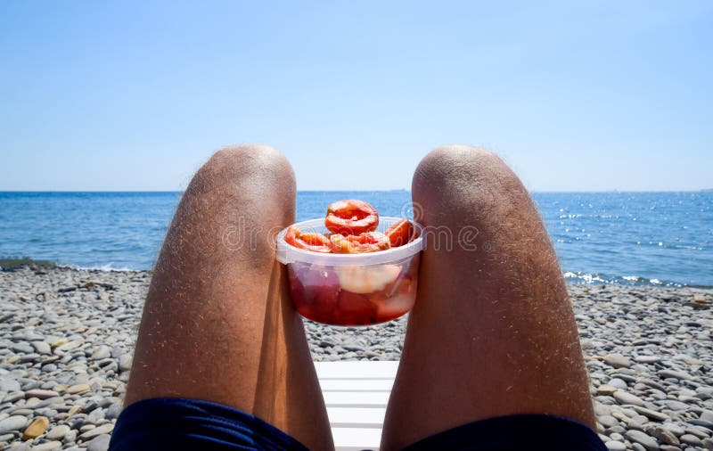 Peach showing her amazing legs in the beach cabin