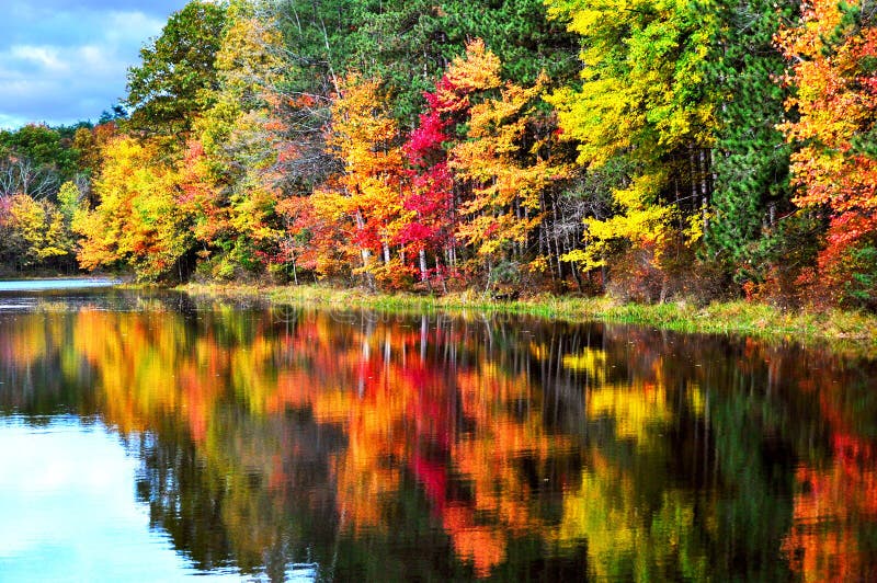 Peak Foliage stock image. Image of greenery, reflection - 39896343