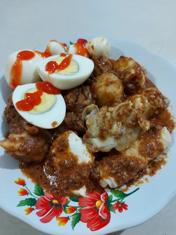 PEANUT SAUCE DUMPLINGS stock image. Image of bolied 212119211