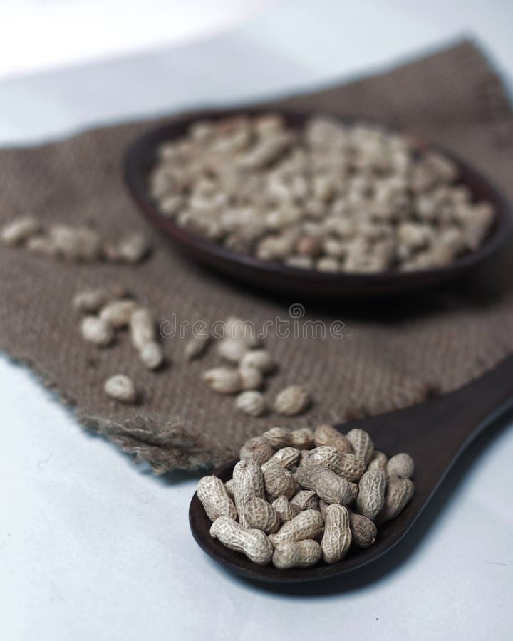 Peanuts that Grow into the Ground and Leaves Appear on the Surface of