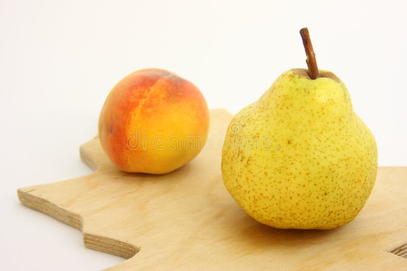 Pear And Peach Picture. Image 5432174