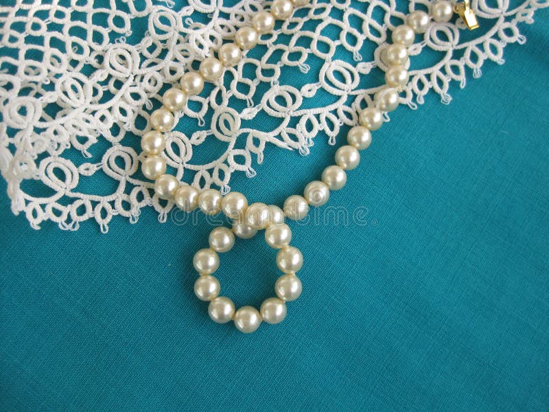 Pearl bead and lace