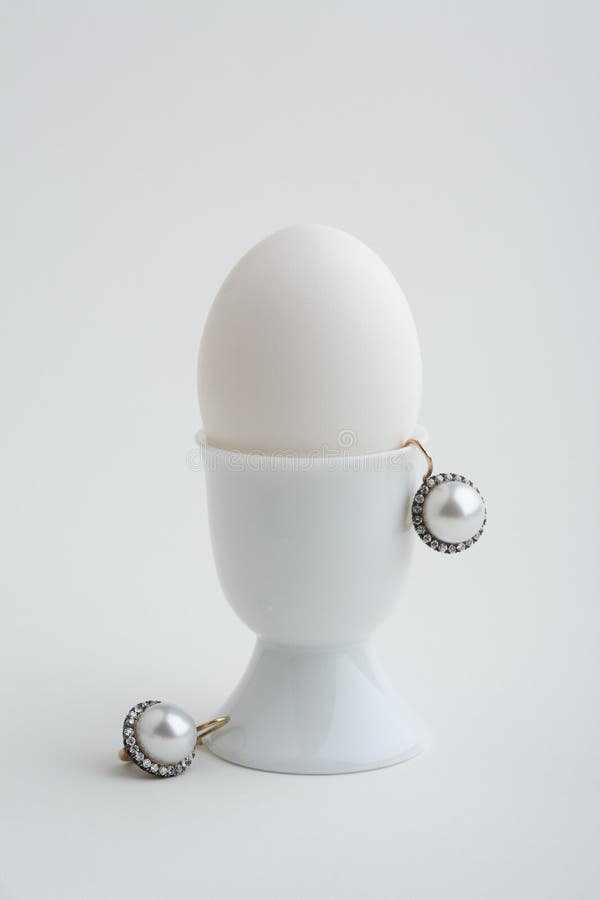 Pearl ear-ring