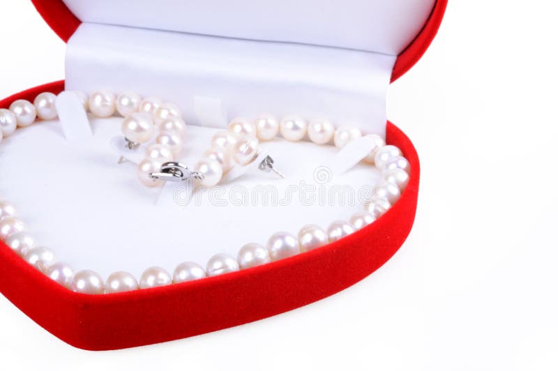 Pearl necklace in gift box