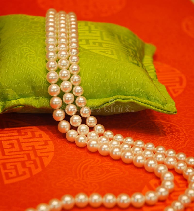 pearls beads