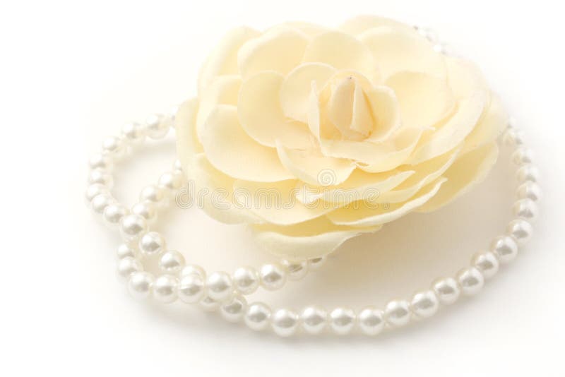 Pearls and flower