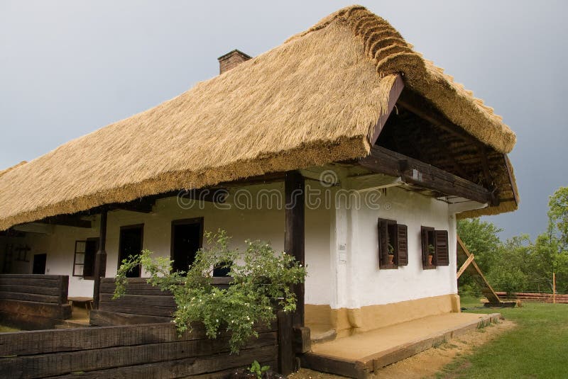 Una vecchia casa contadina è ben conservato nel museo all'aperto a Pityerszer, Ungheria.