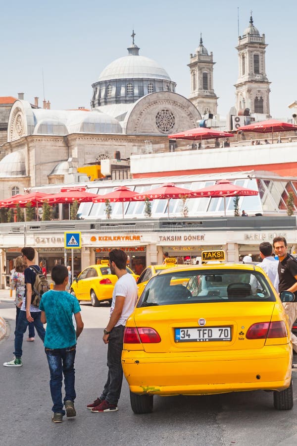 Такси стамбул приложение. In a Taxi in Istanbul.