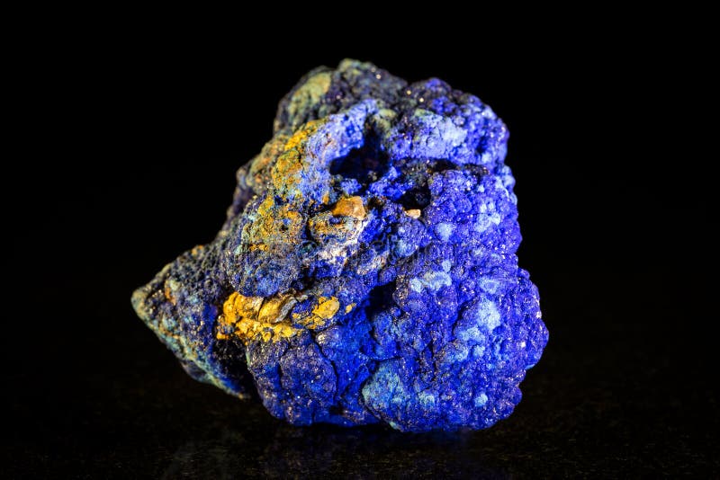 O Cobalto é Um Elemento Químico Presente No Mineral Esmaltado Que é  Utilizado Como Pigmento Para a Tonalidade Azul Na Totalidade Imagem de  Stock - Imagem de esmaltado, geologia: 207893373