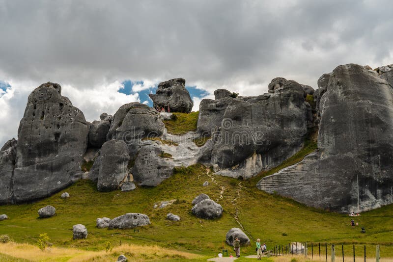 Pedregulhos gigantes nas montanhas, monte da pedra calcária do castelo, Nova Zelândia fotos de stock Pedregulhos gigantes nas montanhas, monte da pedra calcária do castelo, Nova Zelândia fotos de stock