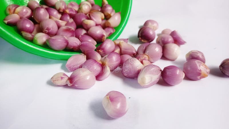 Premium Photo  Closeup photo of peeled shallots