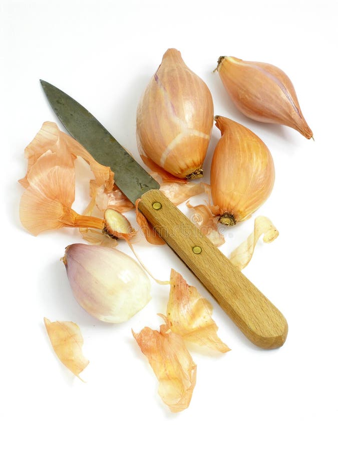 Peeling shallots