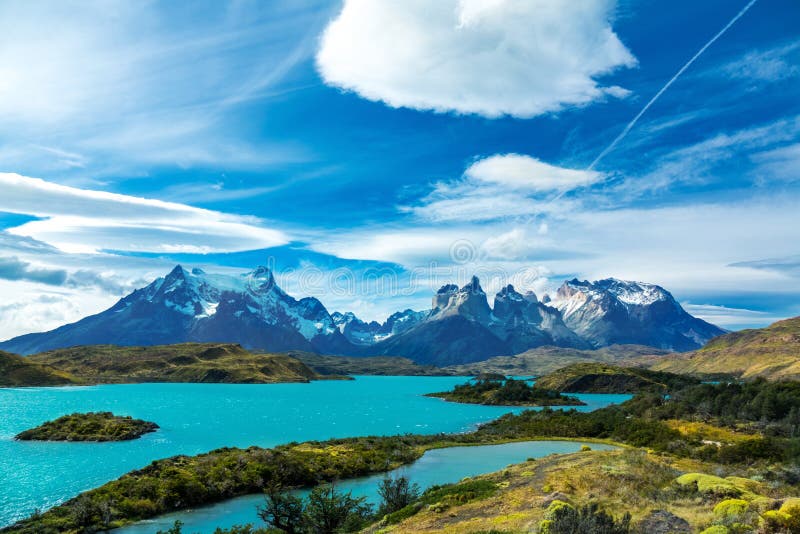 Pehoe jezioro i Guernos góry krajobraz, park narodowy Torres Del Paine, Patagonia, Chile, Ameryka Południowa