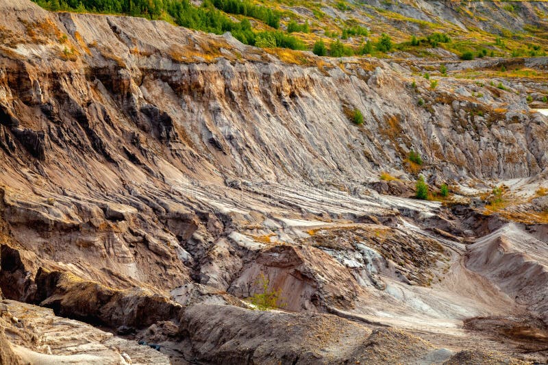 Peisajul industrial al carierei în carieră pentru extracția mineralelor. imagine orizontală stock photography