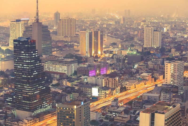 Pejzaż miejski przy nocą Bangkok Tajlandia zdjęcie royalty free Pejzaż miejski przy nocą Bangkok Tajlandia zdjęcie royalty free